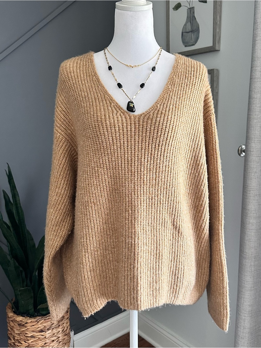 H&M Oversized V-Neck Ribbed Sweater in Camel - Picture 1 of 6